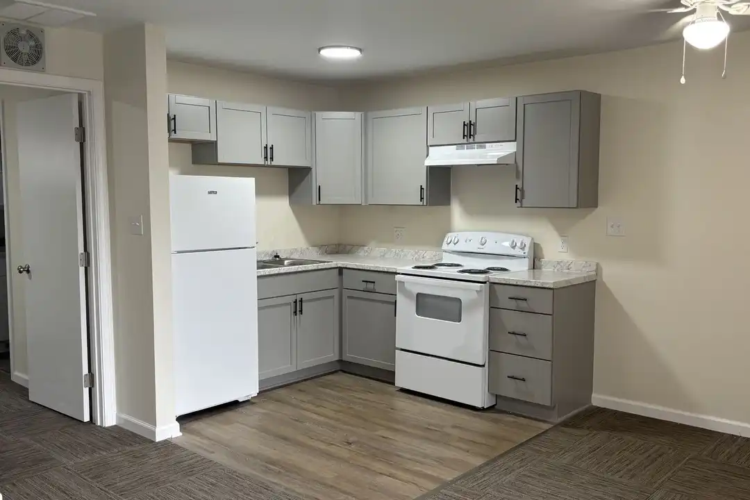 500 13th St unit Apt. 25 – photo 1 of 8
