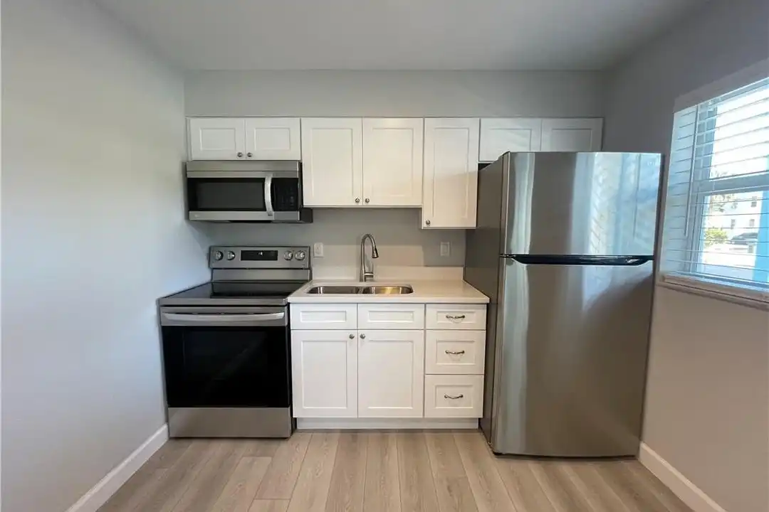 661 Hernando St #4 - View 3