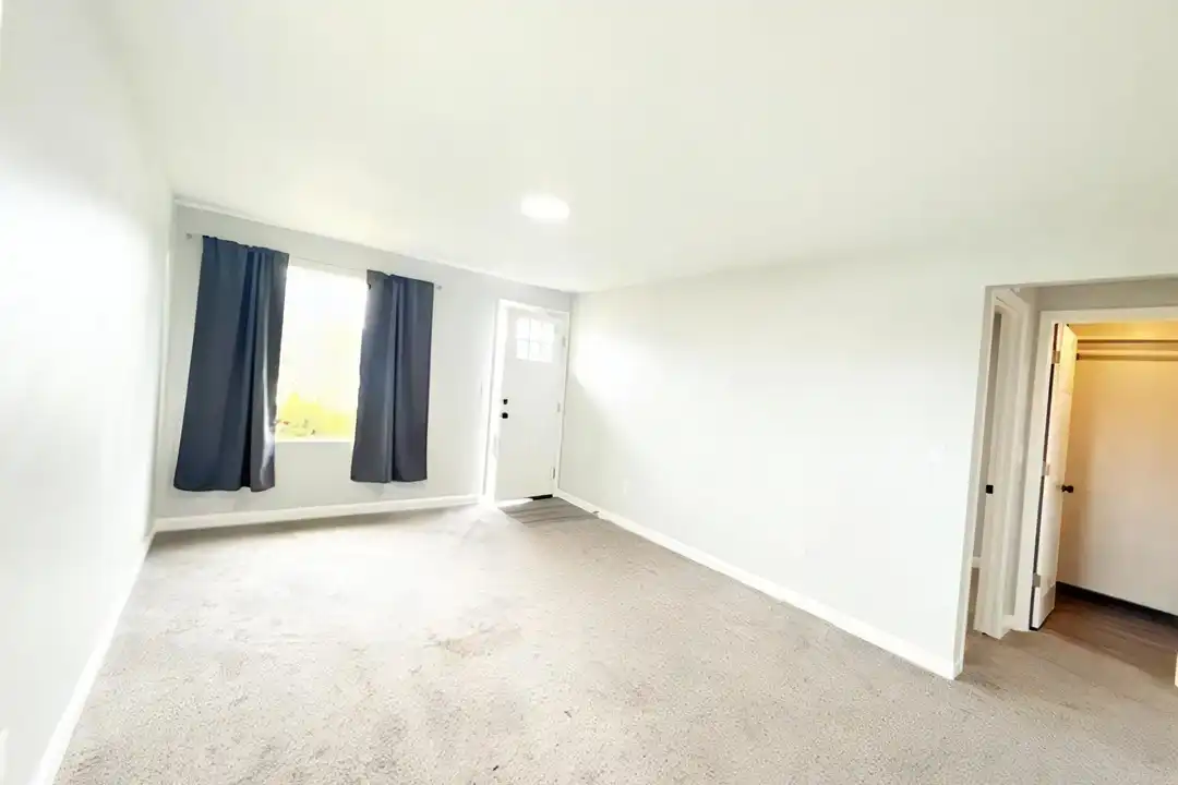 114 Lebo Blvd - More