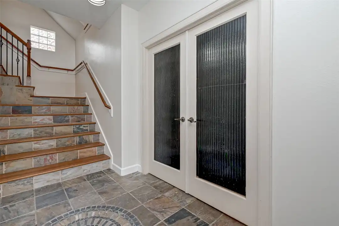 Apartment in Houston - More