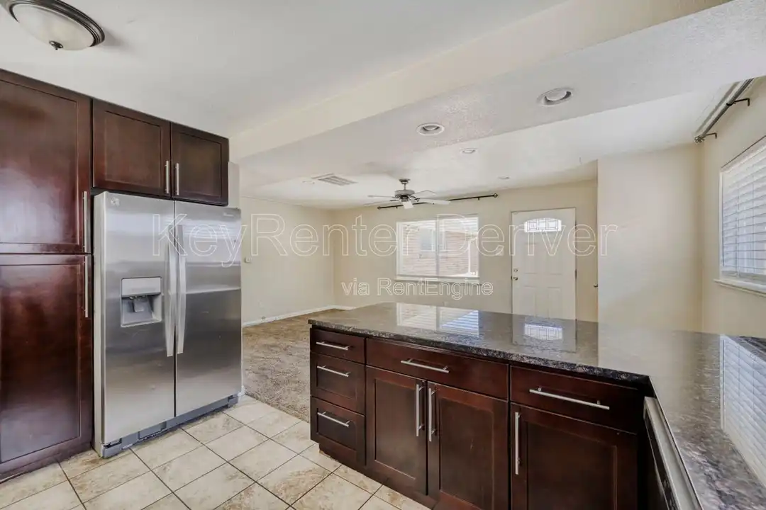 847 Tennyson St - More