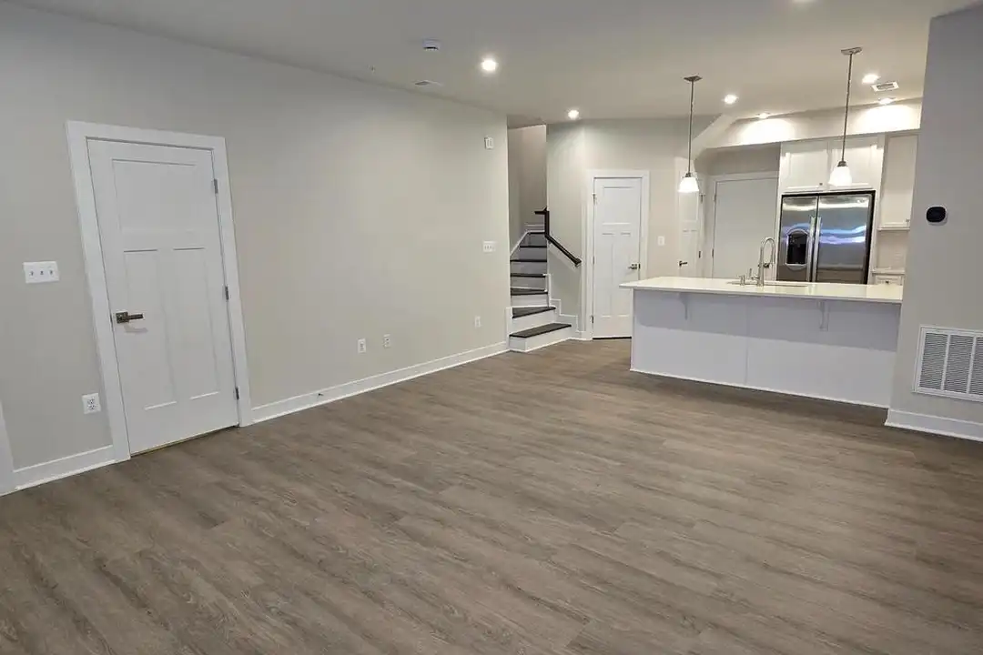 2542 -A Verona Pl - View 5