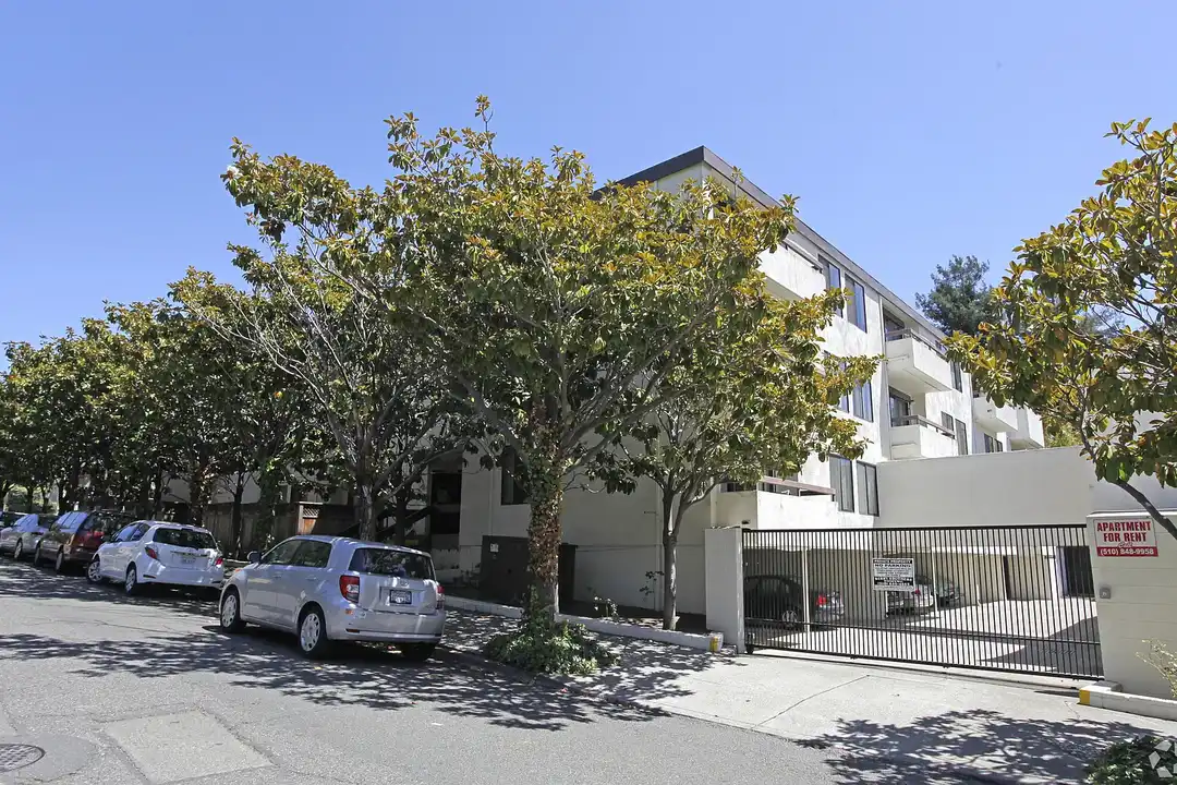 1910 Berryman Street - View 6