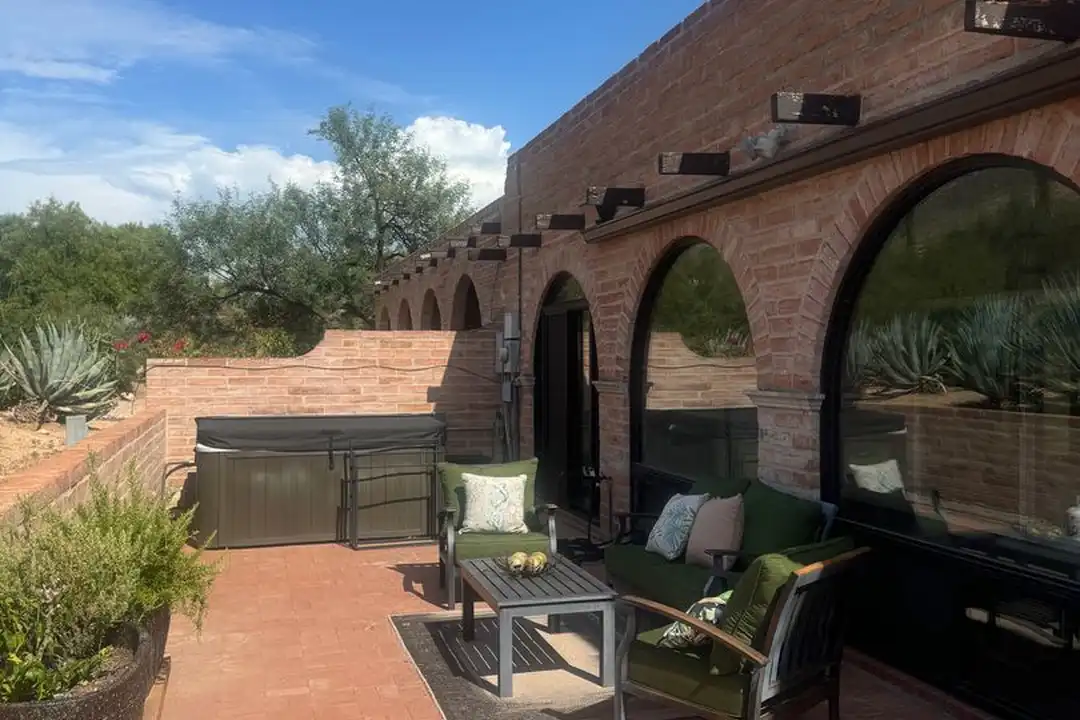 4715 E Apple Valley Pl - More