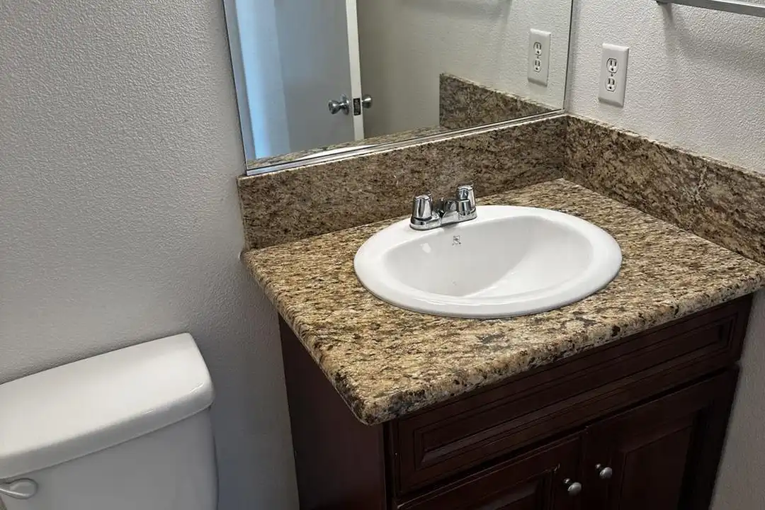 Apartment in La Verne - View 3