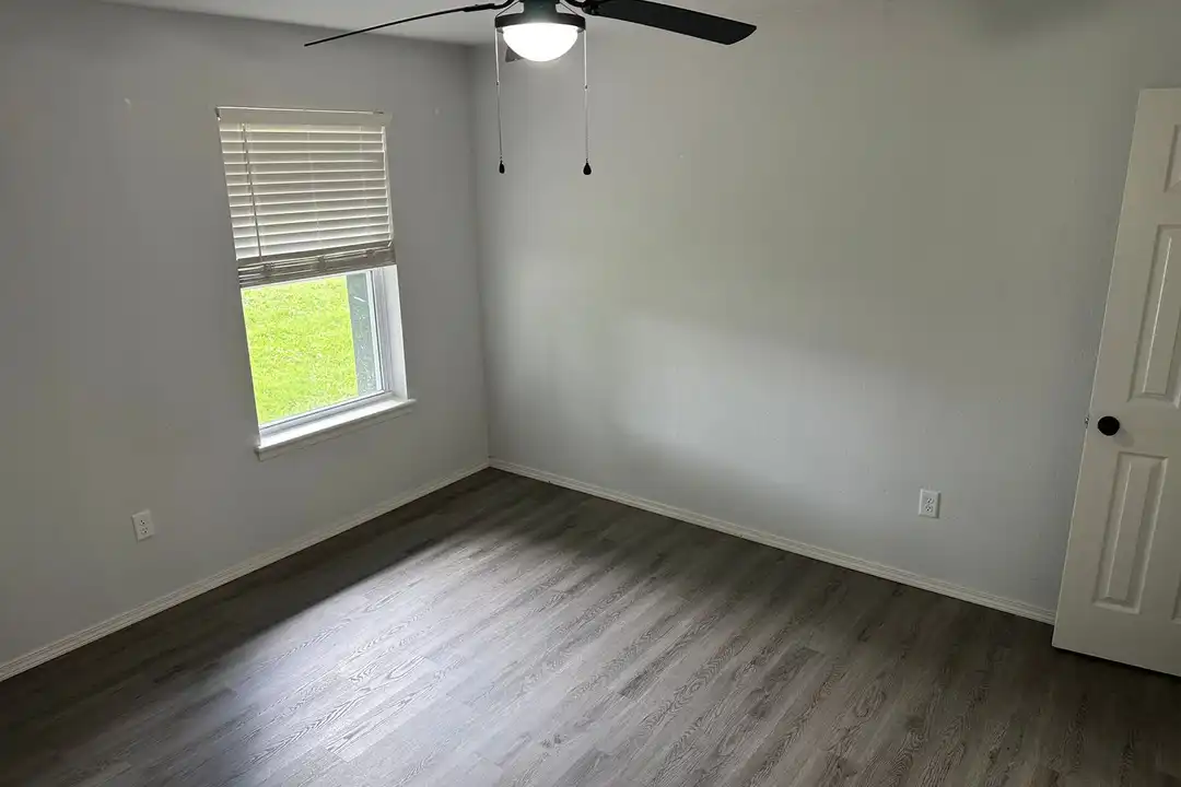 1201 Backus Ave unit #F - View 5