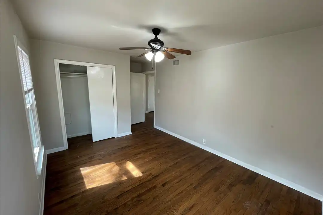 1309 N Binkley St - More