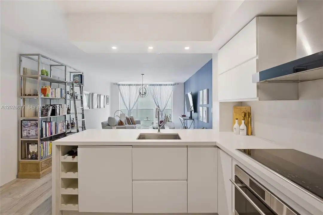 31 SE 5th St #2410 - View 6