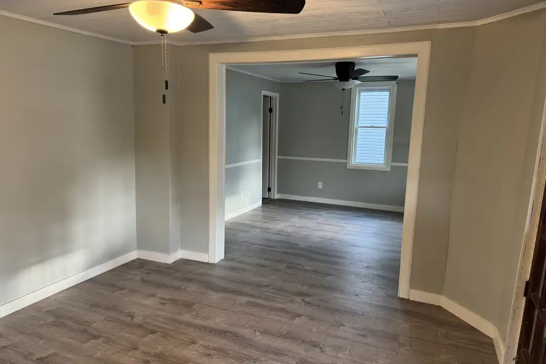 410 S Union Ave – photo 1 of 14