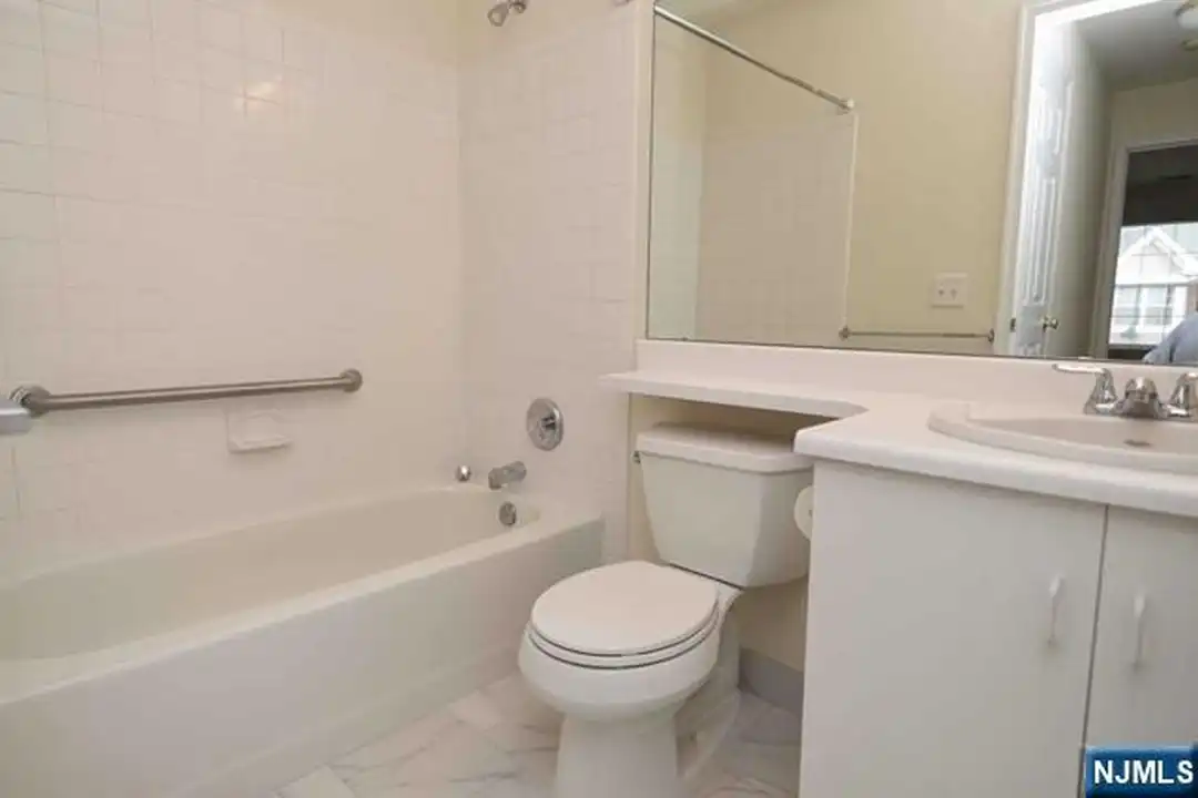 1094 Coventry Way unit 1094 - More