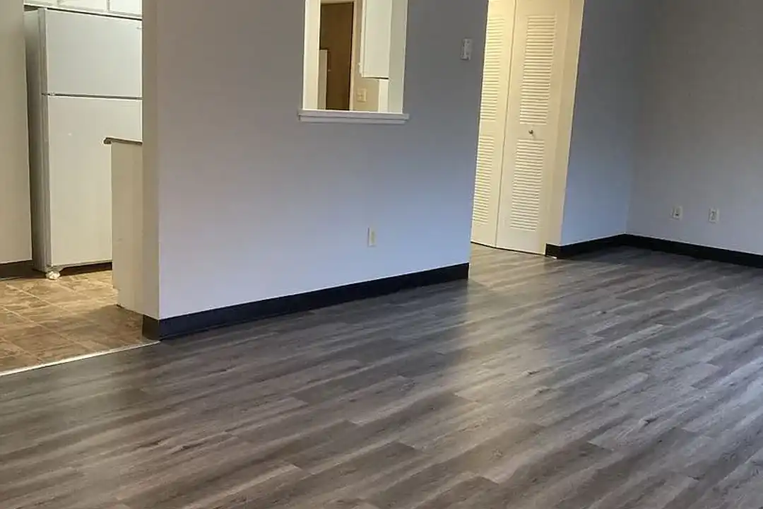 Hillcrest Avenue Apartments – photo 1 of 15