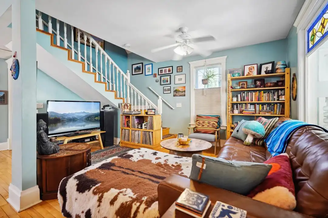 1618 6th St NE - More