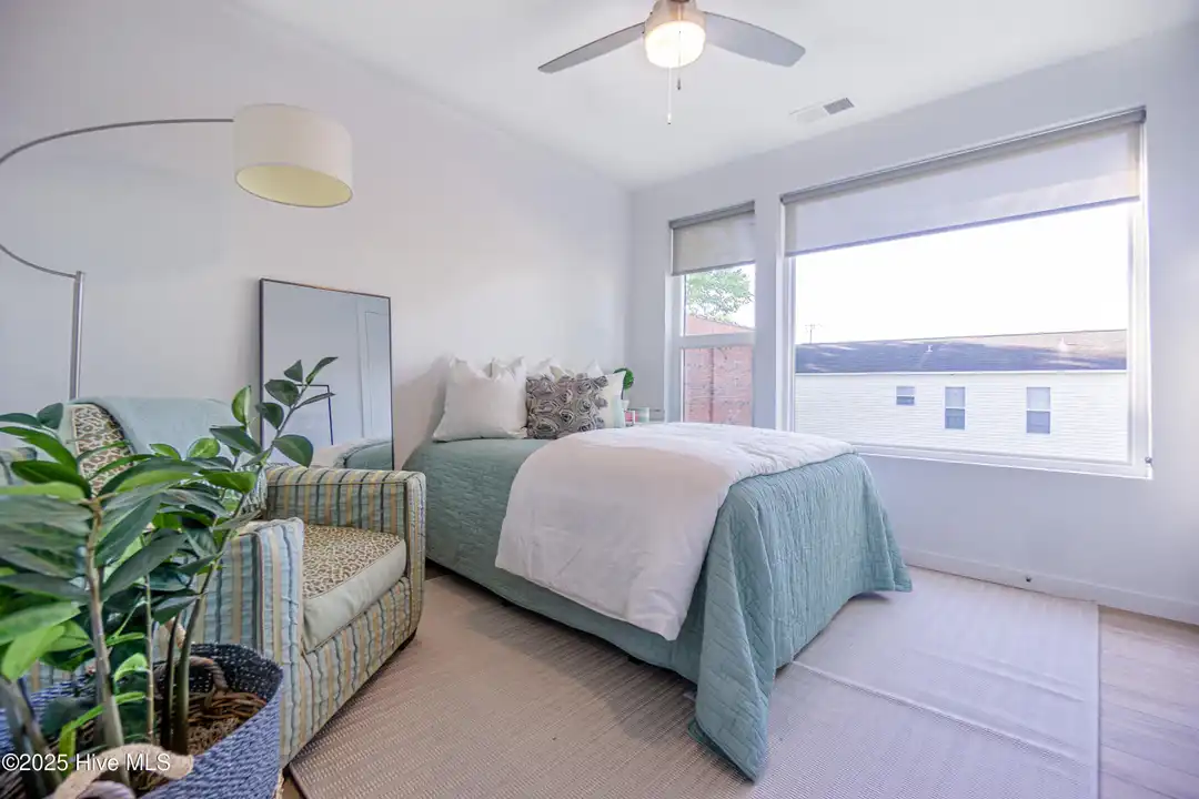 1102 Castle St #202 - View 4
