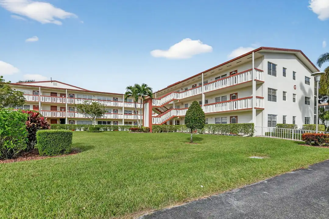 277 Brighton Dr unit G - View 5