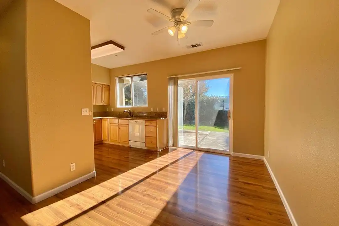 2141 Devonshire Dr unit 2141 Devonshire Drive - More
