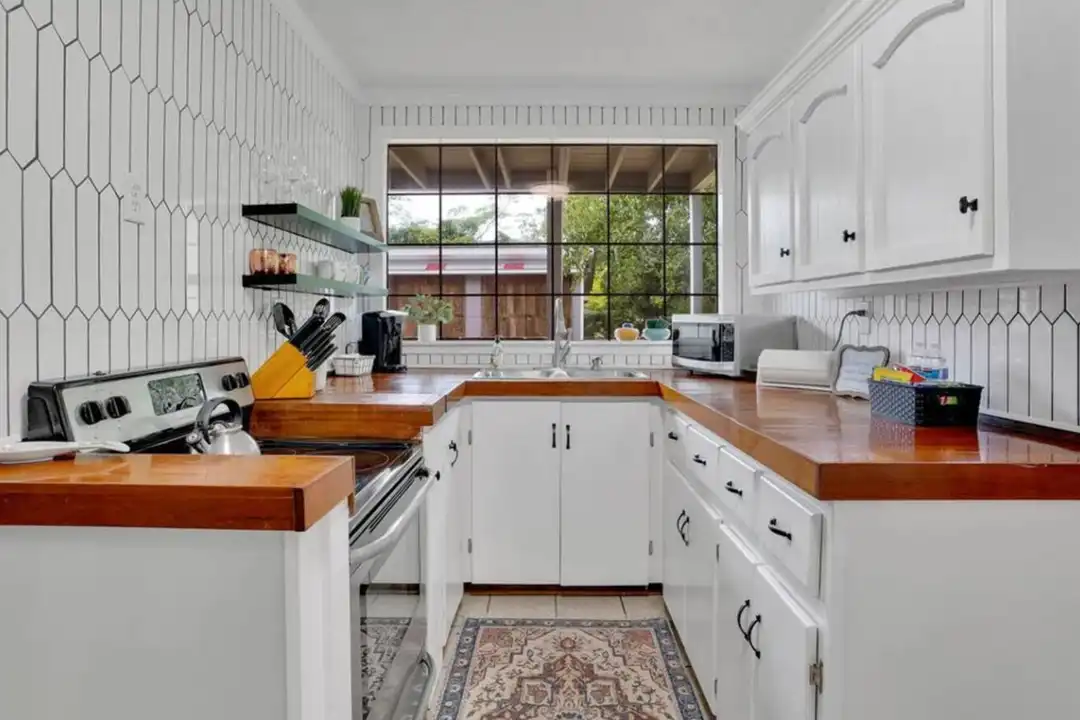 7241 Darden Rd - More