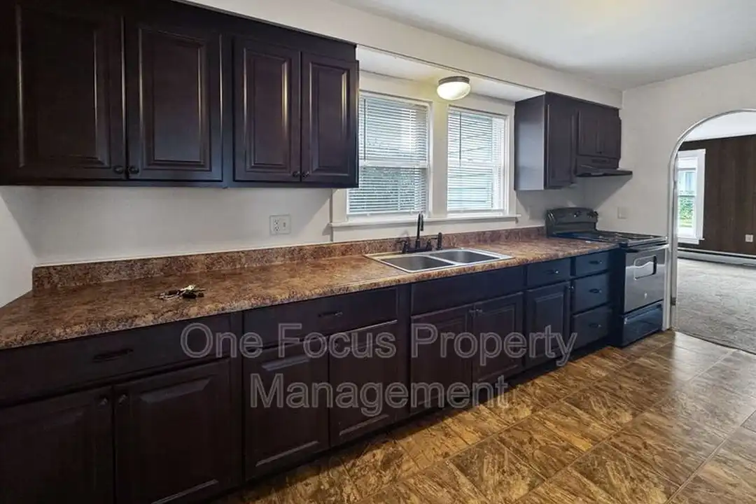123 Oliver St – photo 1 of 14