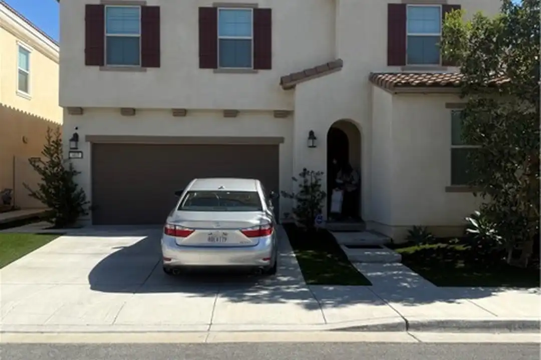 467 W Buttercup Ln – photo 1