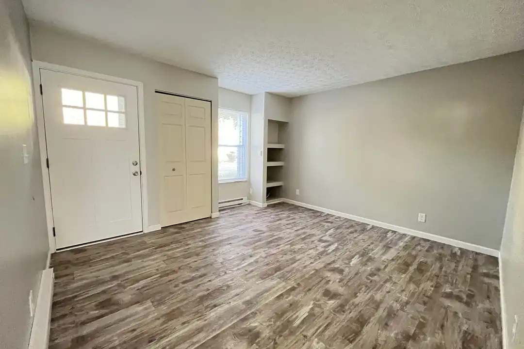 200 Forest Ln – photo 1 of 24