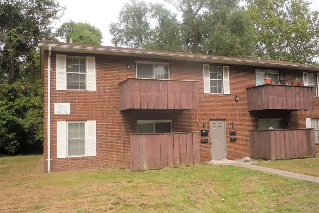 1108 Apache Dr unit C – photo 1 of 12