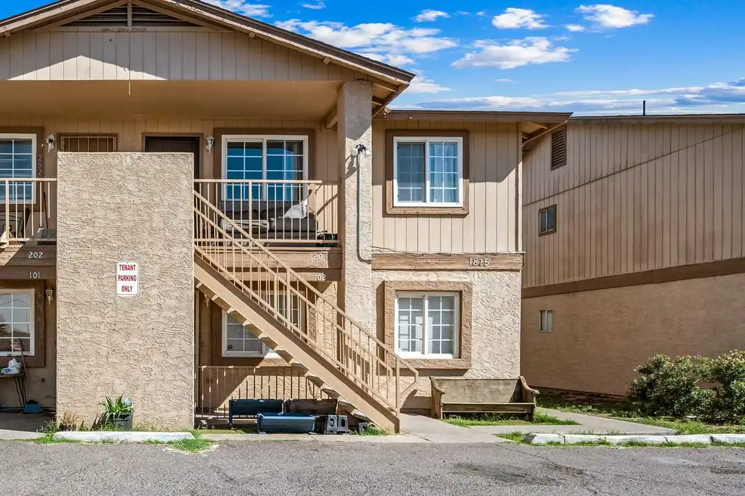 1815 N Spring unit 102 - View 2