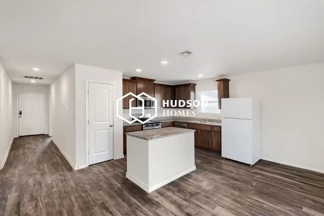 2624 E Cornell St - View 4