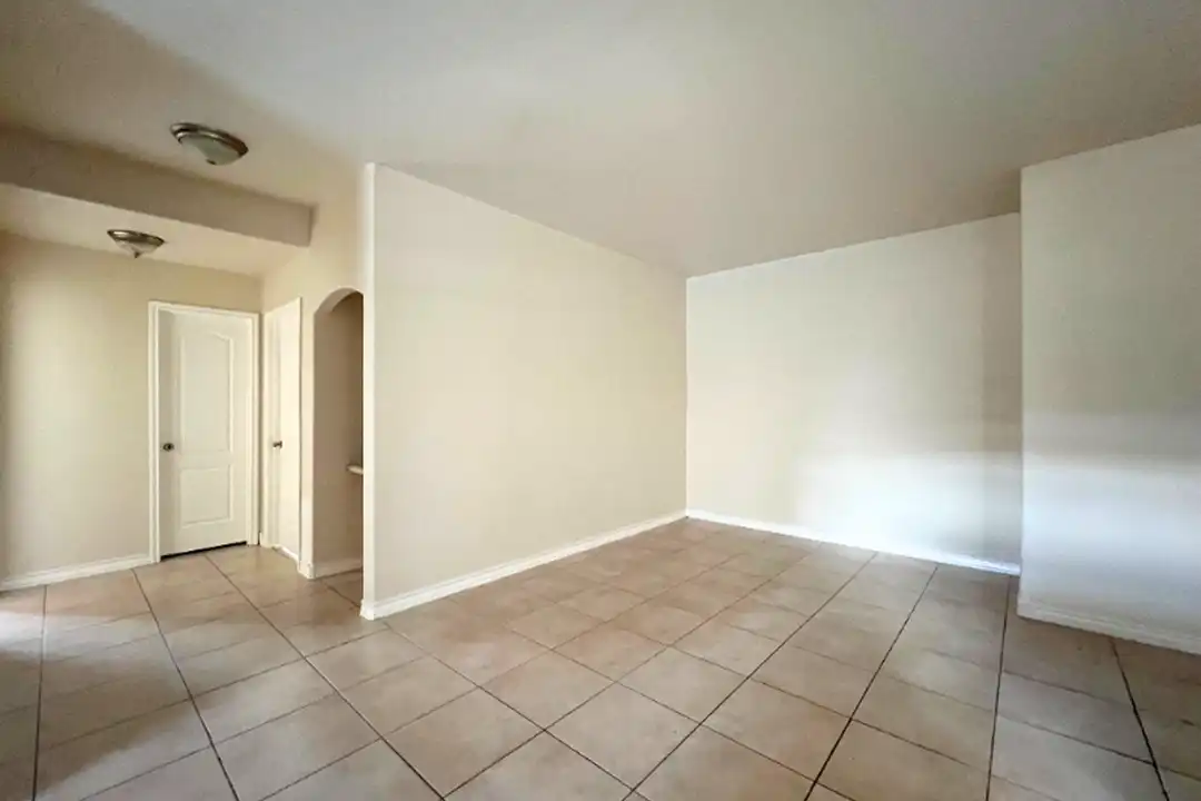 Apartment in Laredo - View 5