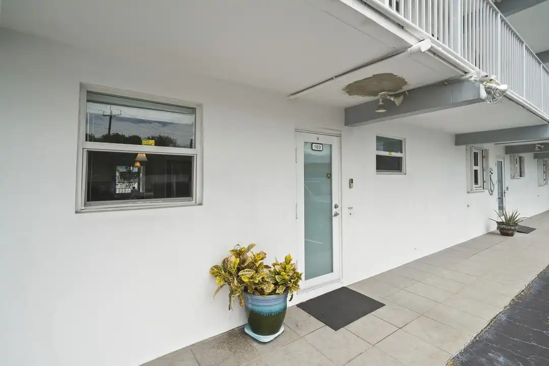 1444 SE 15th Ct #103 - View 2