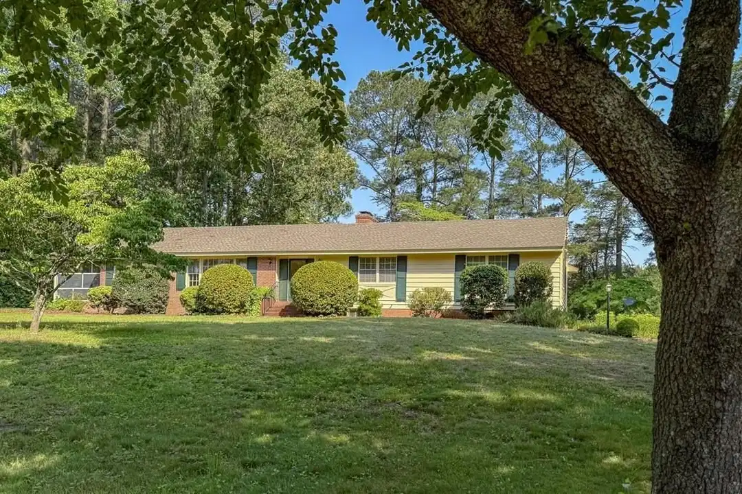 35097 Hillsborough Dr - More
