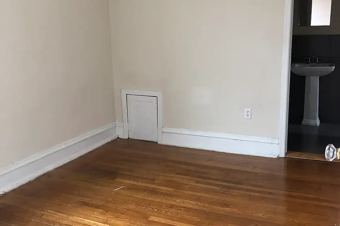 West Grace Apts – photo 1
