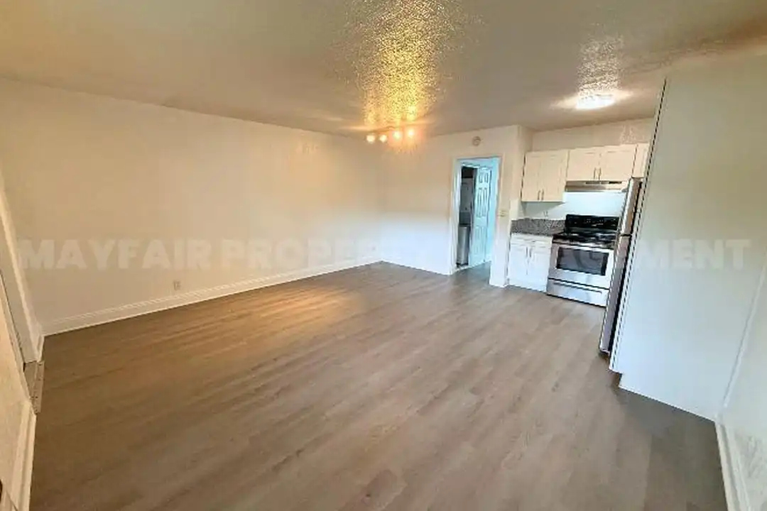 240 SW 8th St - View 4