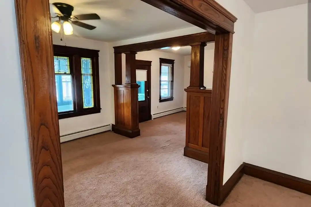 368 Winola Ave – photo 1 of 16