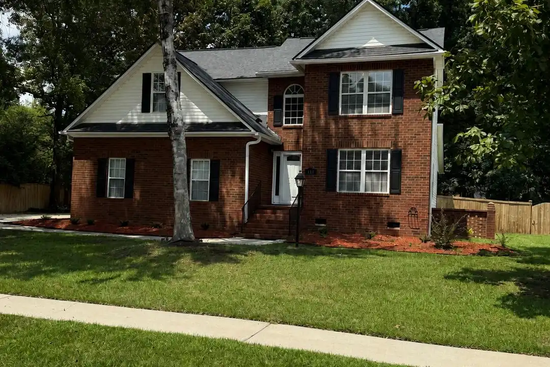 111 Haleswood Cir – photo 1