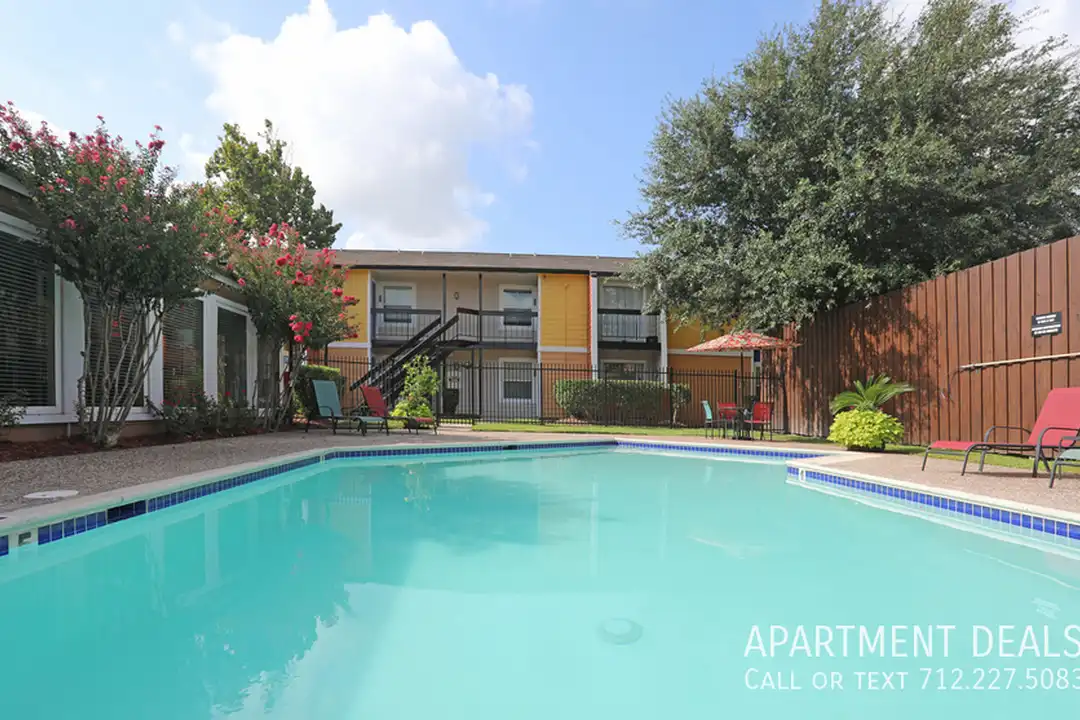 50 Fallbrook Dr – photo 1