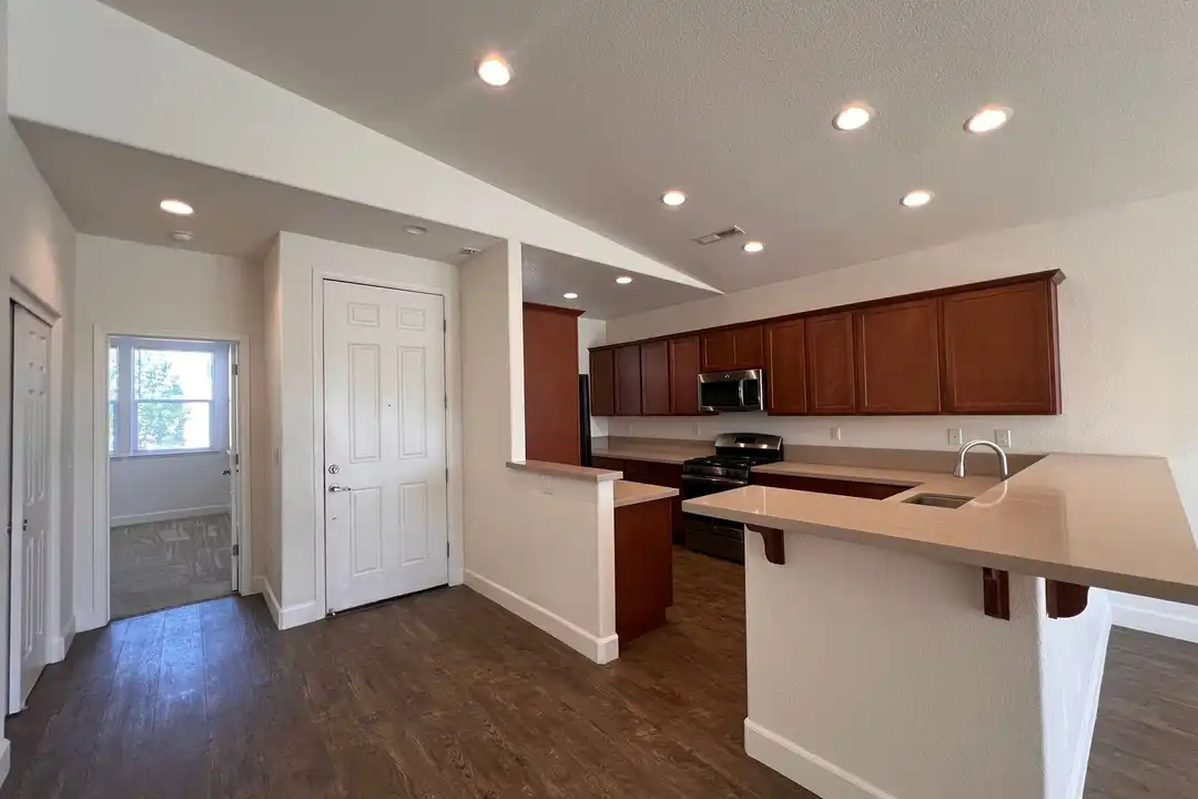 1907 Canal Dr - View 3