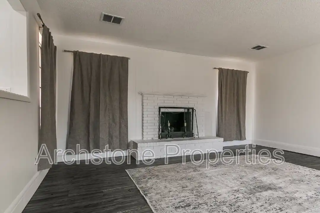4508 NW 26th St - More