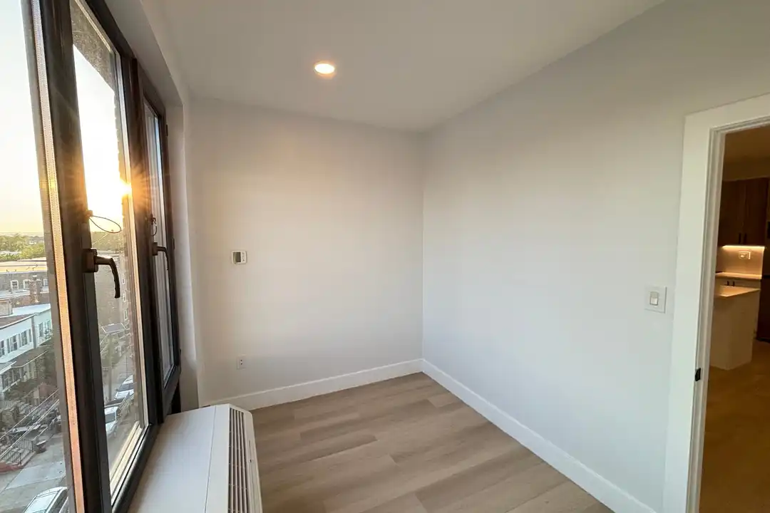 316 Forrest St - More