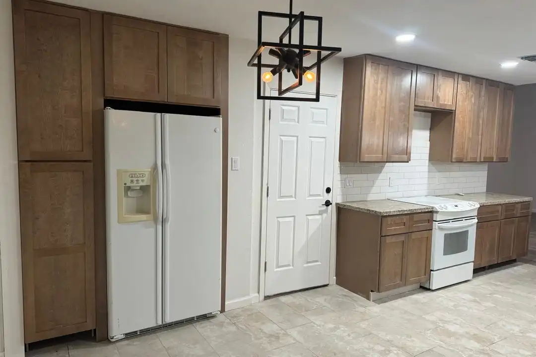 431 Evergreen Dr - View 3