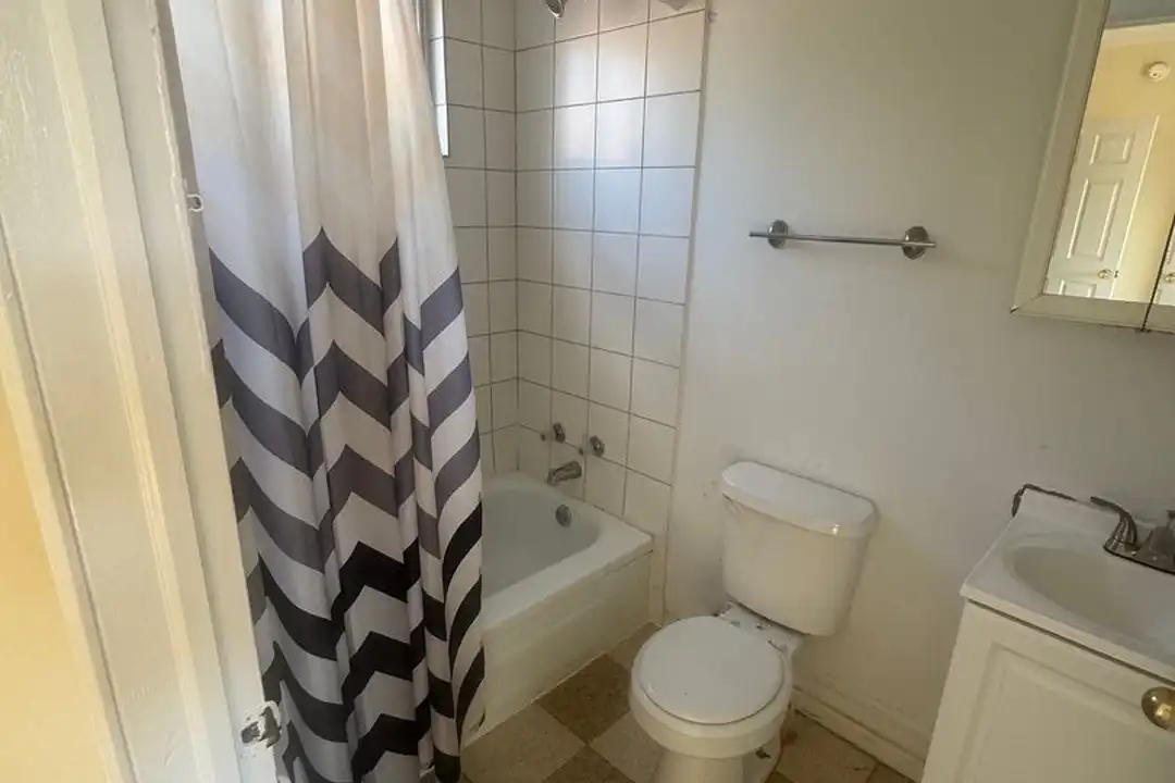5132-5134 Keystone St unit 5132 Keystone St – photo 1
