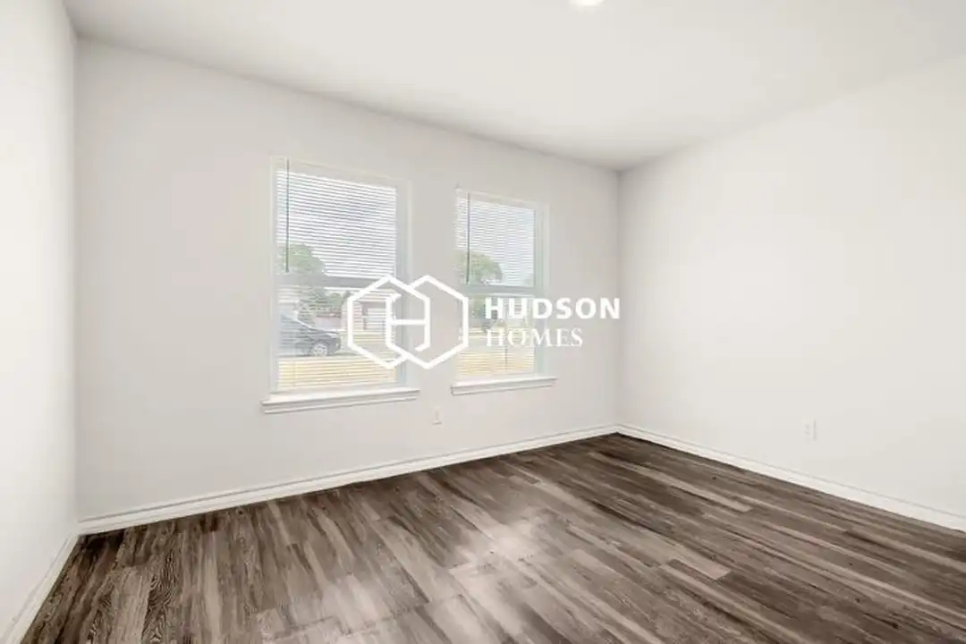 2624 E Cornell St - View 6