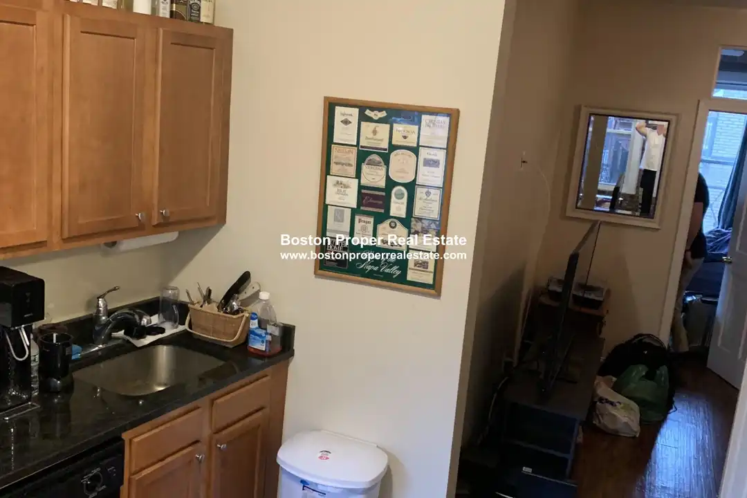 115 Salem St unit 10 - View 4