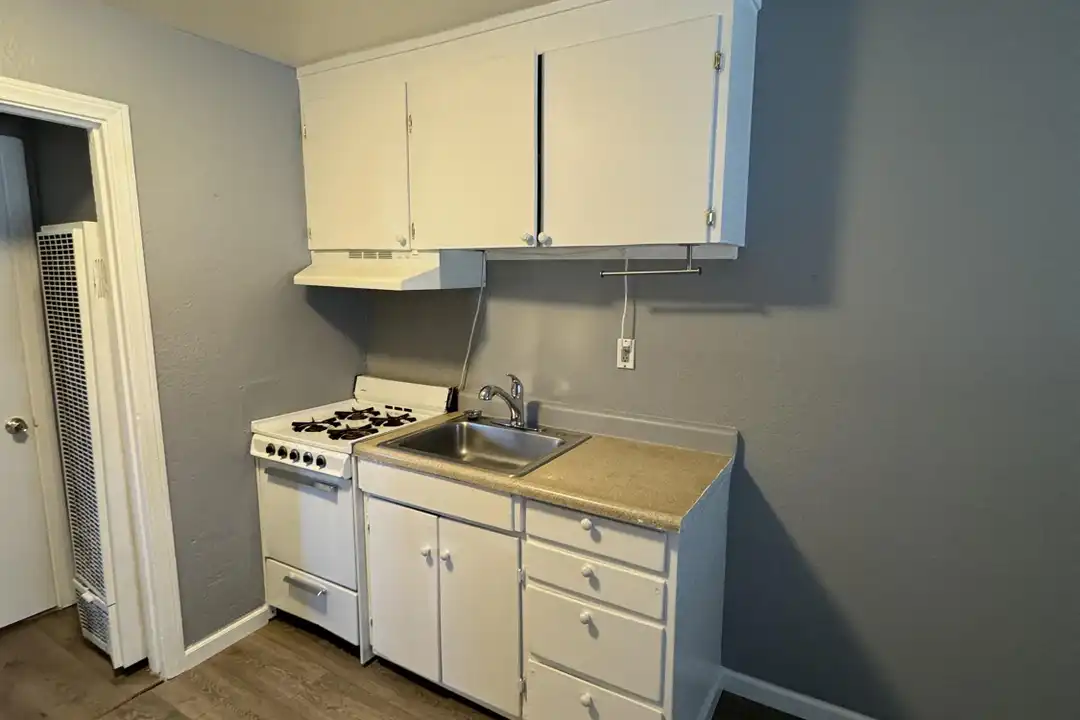 1032 Glenwood Way unit 4 - View 6