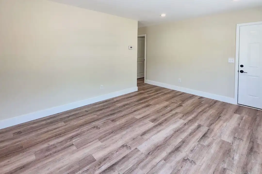 1422 Nolan Ave - View 5