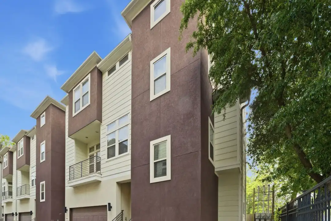1113 W 18th St unit A - View 2