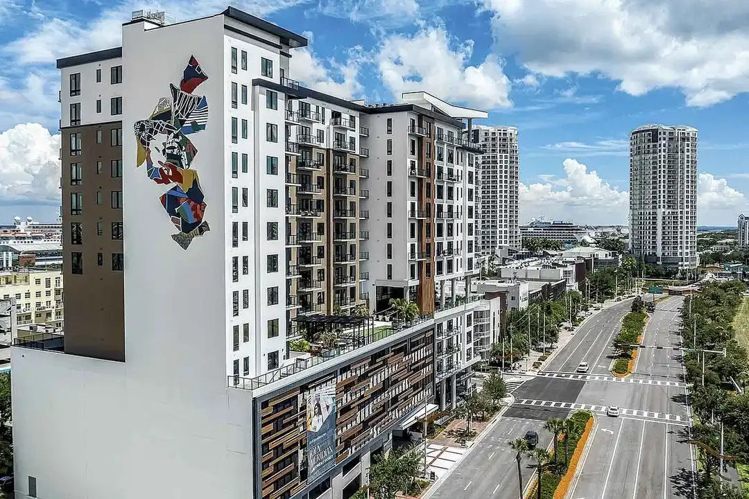 101 N Meridian – photo 1