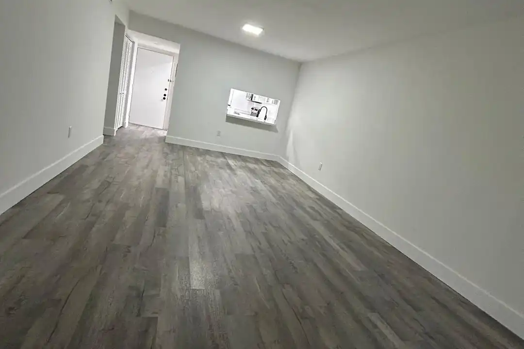 Apartment in Miami - More