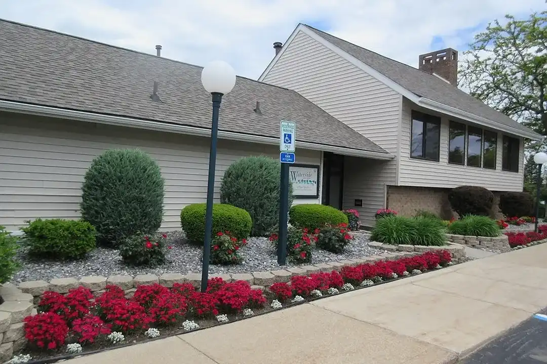 Waterside Apartments – photo 1