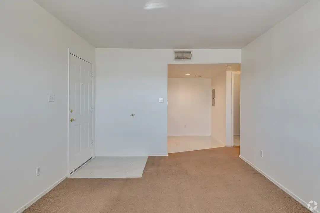 Casa De Roman Apartments – photo 1 of 8