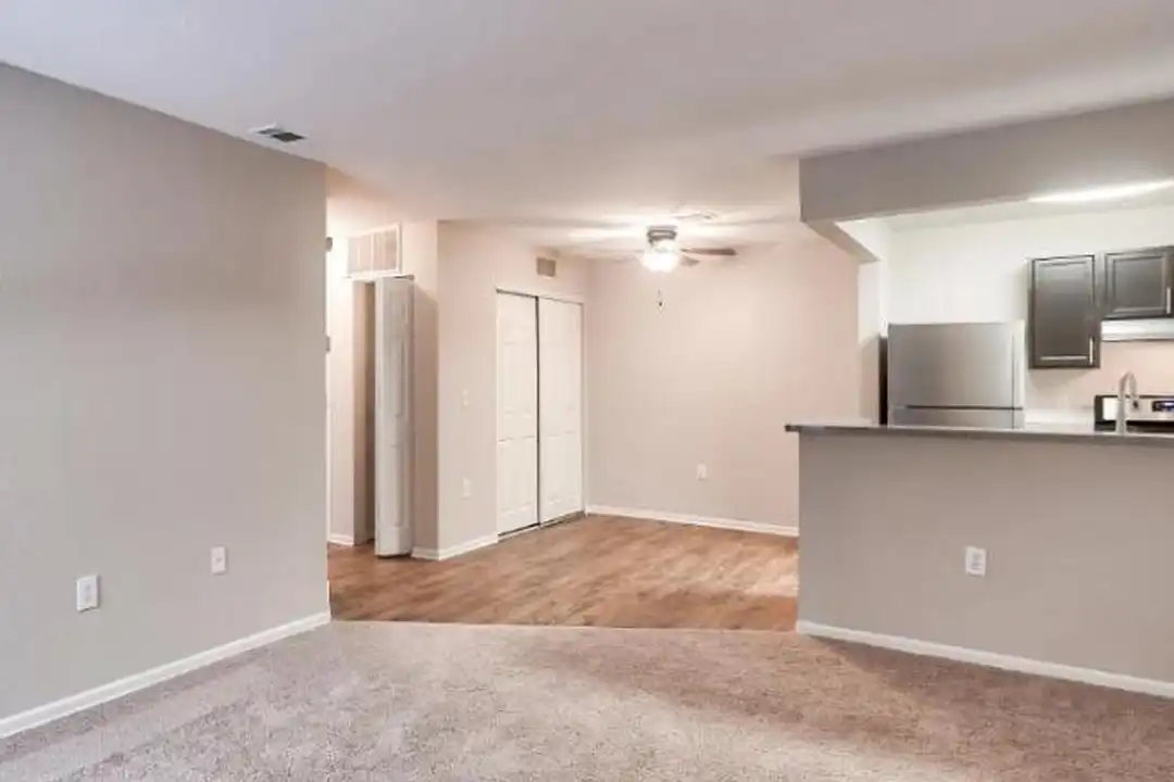 1220 Four Seasons Dr – photo 1