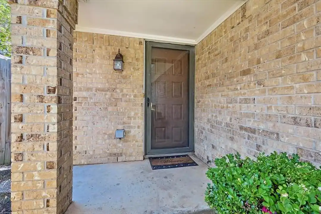 5137 Shoregate Dr - View 4